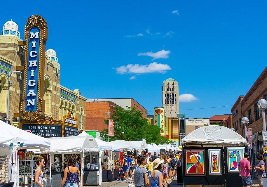 Ann Arbor summer art fair in downtown